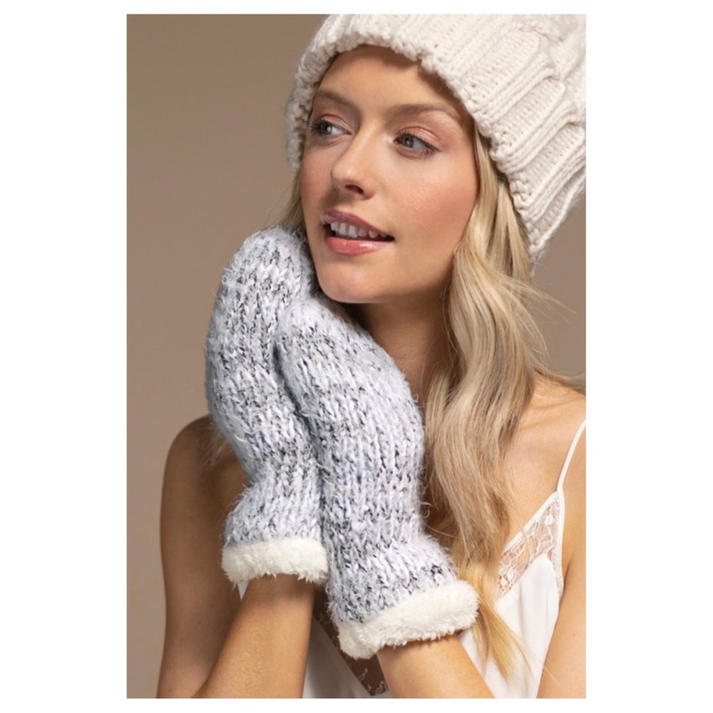 Metallic sequin fuzzy mittens in ivory/black NEW